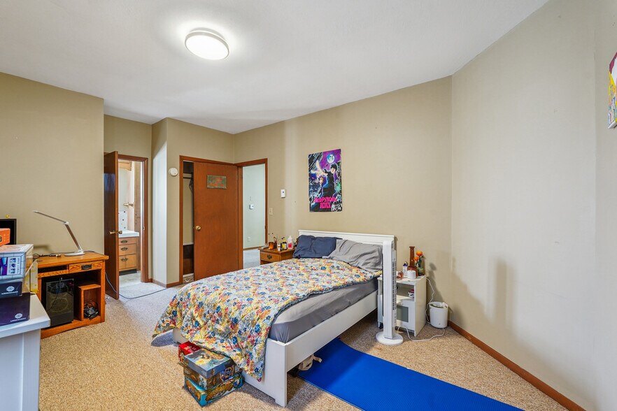 More Photos Of 920 High St, Grinnell Apartments For Sale