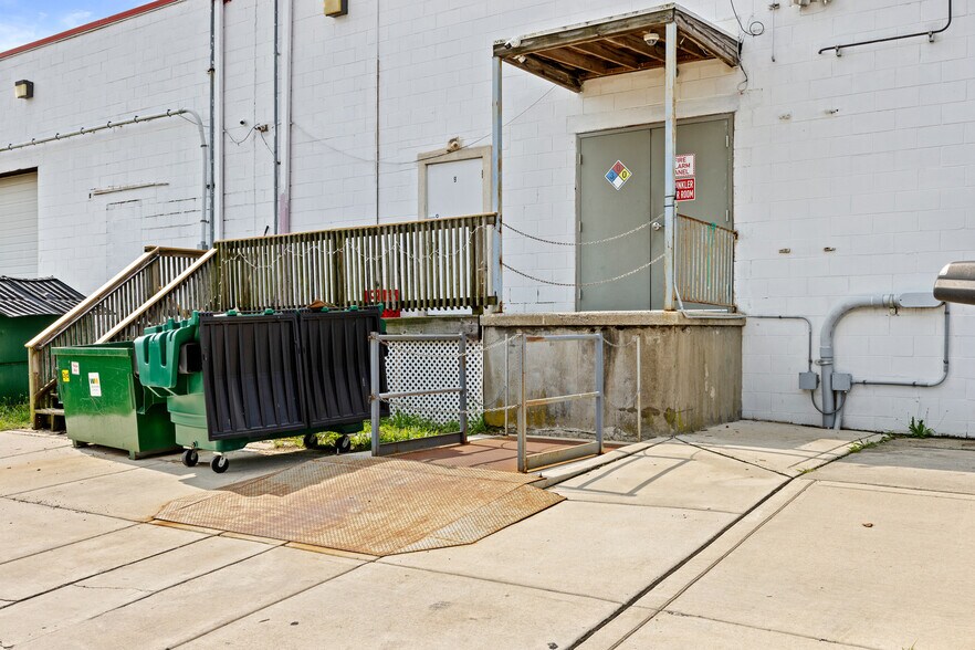 More Photos Of 106 W Landis Ave, Vineland Storefront For Lease