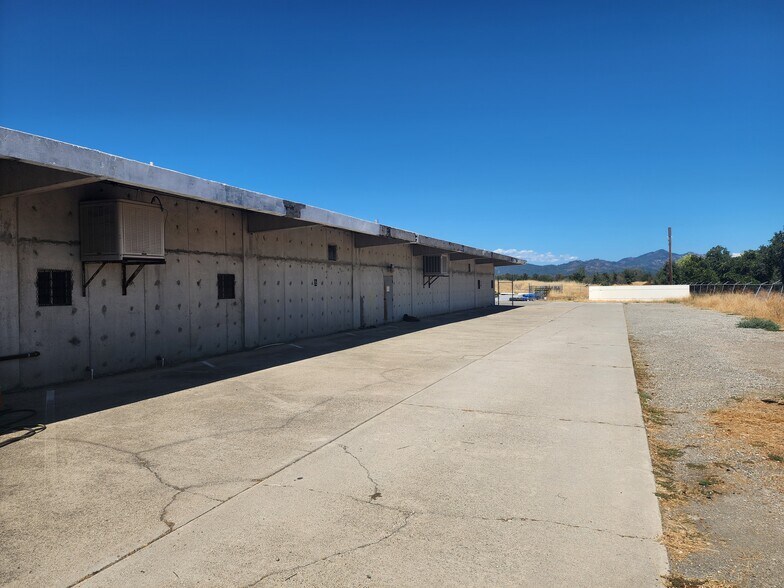 More Photos Of 5070 Mountain Lakes Blvd, Redding Warehouse For Sale
