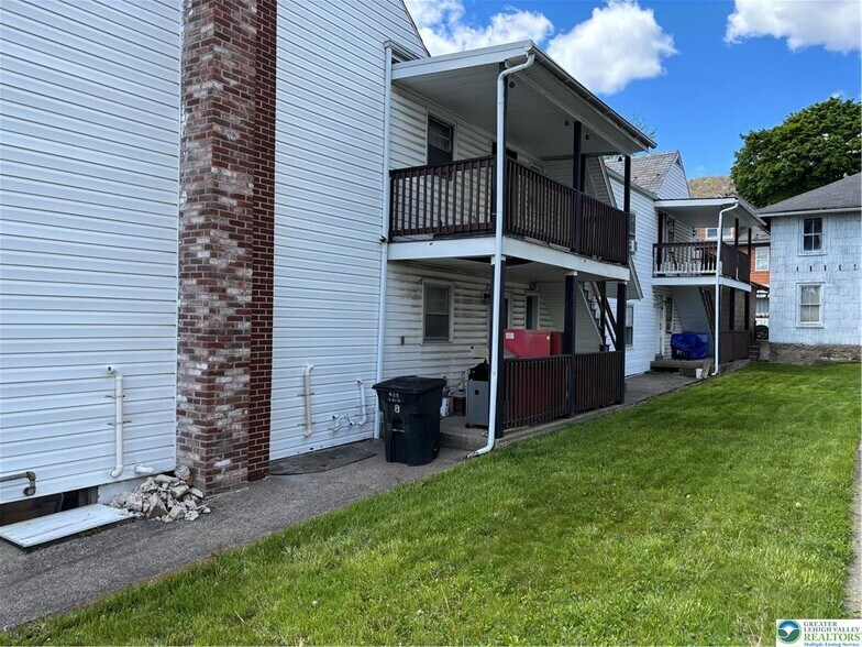 More Photos Of 435 W Main St, Pen Argyl Apartments For Sale