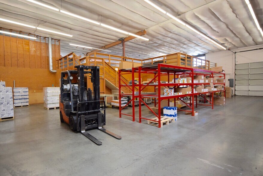 More Photos Of 120 NE 9th Ave, Portland Warehouse For Lease