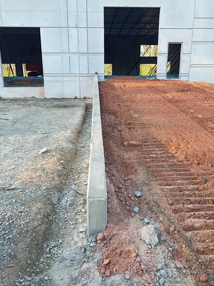 More Photos Of 1050 Northgate Ct, Morrisville Light Distribution For Lease