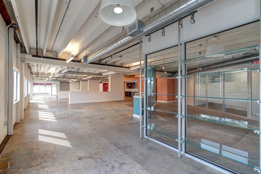 More Photos Of 2808 Caroline St, Houston Loft Creative Space For Lease