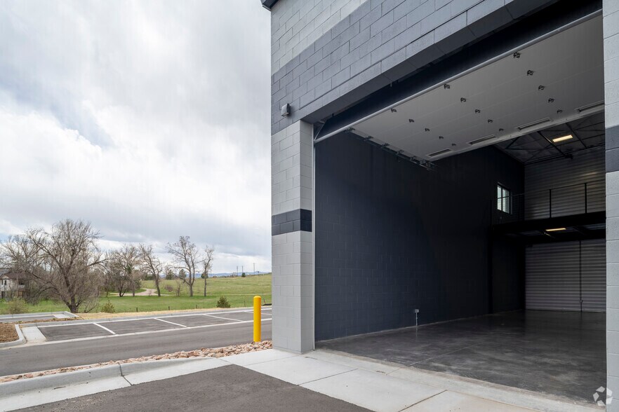 More Photos Of 1010 S Interstate 25, Castle Rock Showroom For Lease
