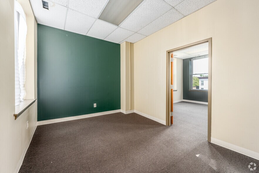 More Photos Of 211 E 25th St, Baltimore Office Residential For Sale
