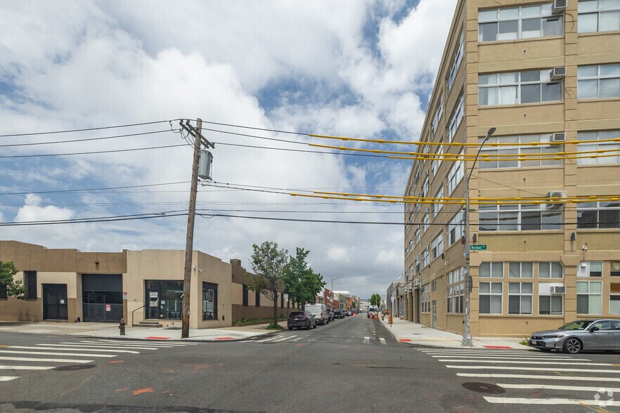 More Photos Of 231 Norman Ave, Brooklyn Apartments For Lease