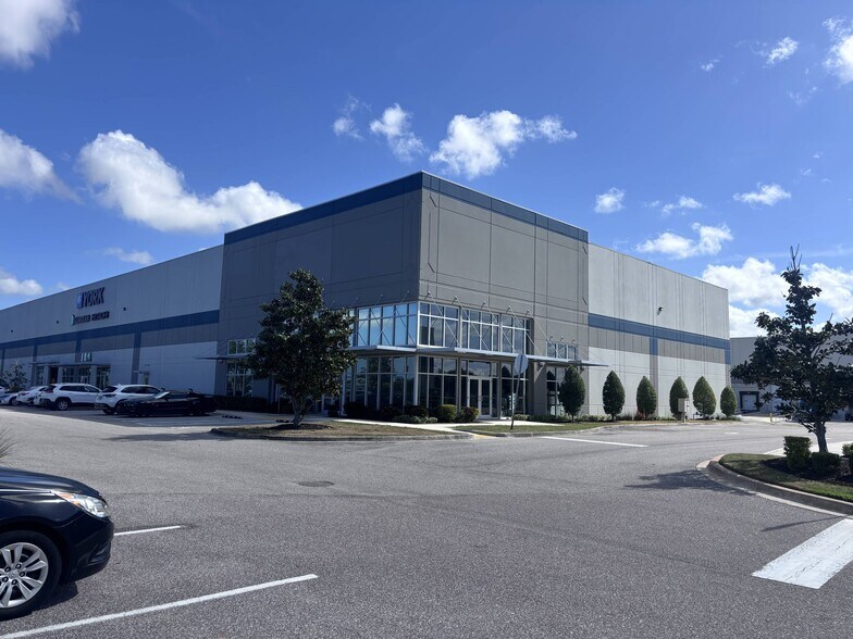 Primary Photo Of 7910 25th Ct E, Sarasota Warehouse For Lease