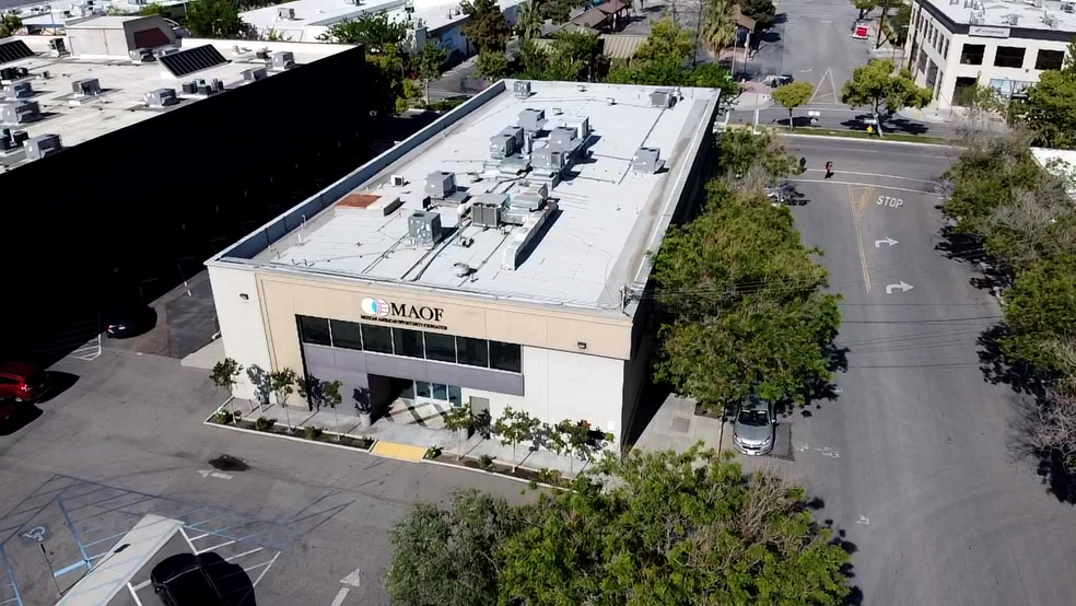 More Photos Of 2130 Chester Ave, Bakersfield Office For Lease