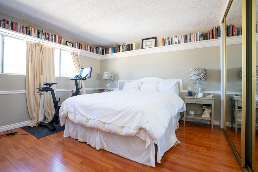 More Photos Of 1434 Berkeley St, Santa Monica Apartments For Sale