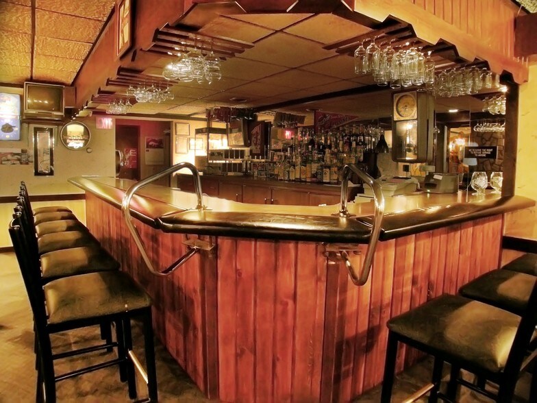 More Photos Of 3086 220th St, Williams Hotel For Sale