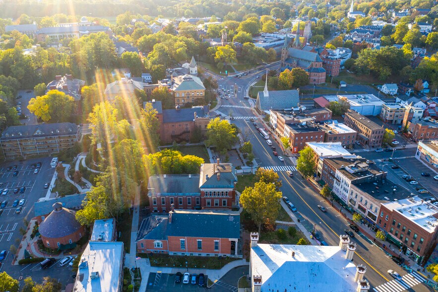 More Photos Of 17 New South St, Northampton Office Residential For Lease