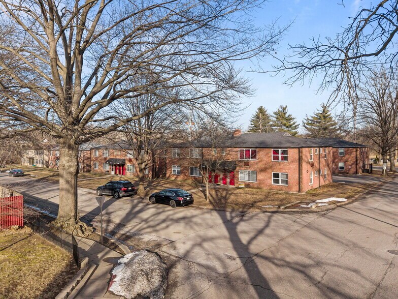 More Photos Of 1001-1031 North and South Rd, University City Apartments For Sale