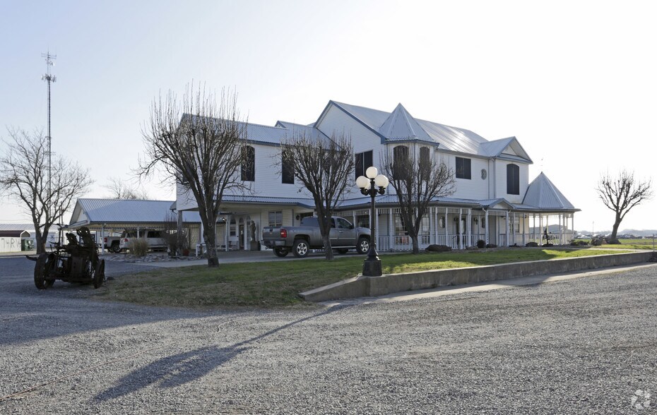 More Photos Of 15048 US Highway 75, Van Alstyne Specialty For Lease