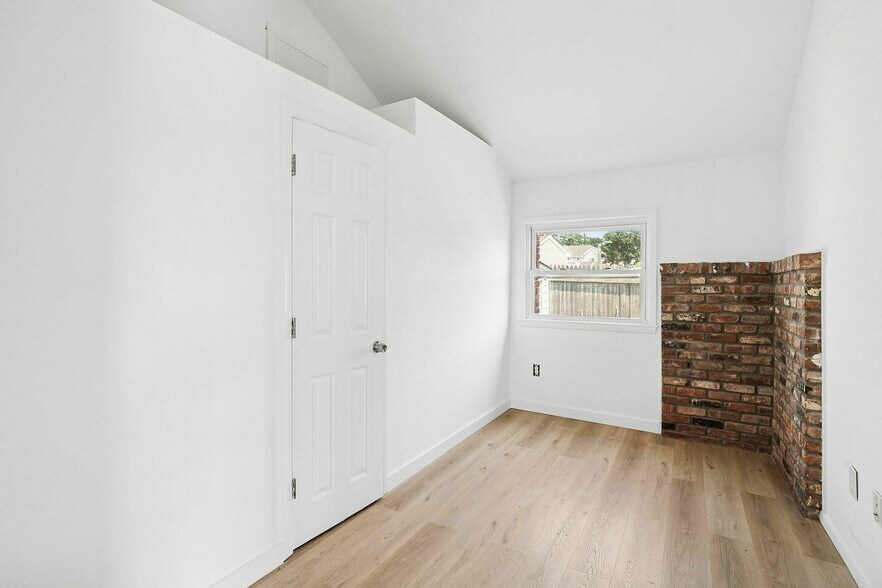 More Photos Of 35 Gardners Ln, Hampton Bays Apartments For Sale