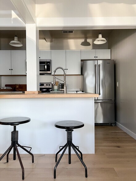 More Photos Of 6-10 Bank St, San Anselmo Storefront Retail Residential For Sale