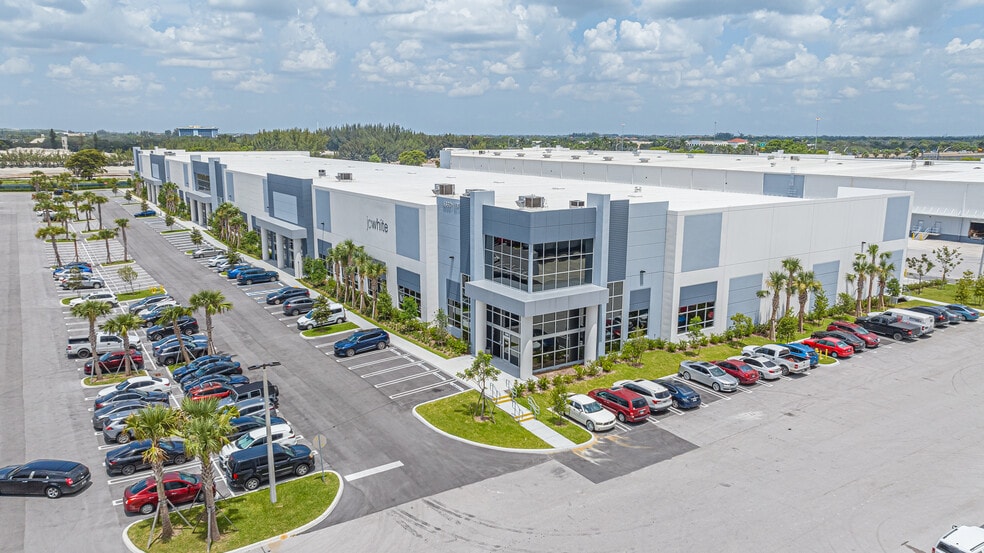 More Photos Of 1620 NW 215th St, Miami Gardens Unknown For Lease