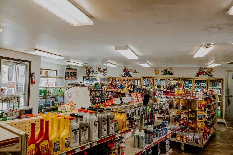More Photos Of 325 S Main St, Twin Bridges Service Station For Sale