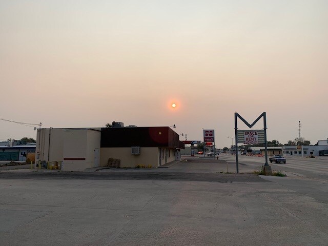 More Photos Of 1010 W Main St, Sterling Storefront For Lease