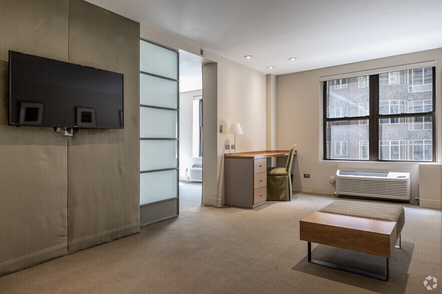 More Photos Of 33 W 55th St, New York Hotel For Lease