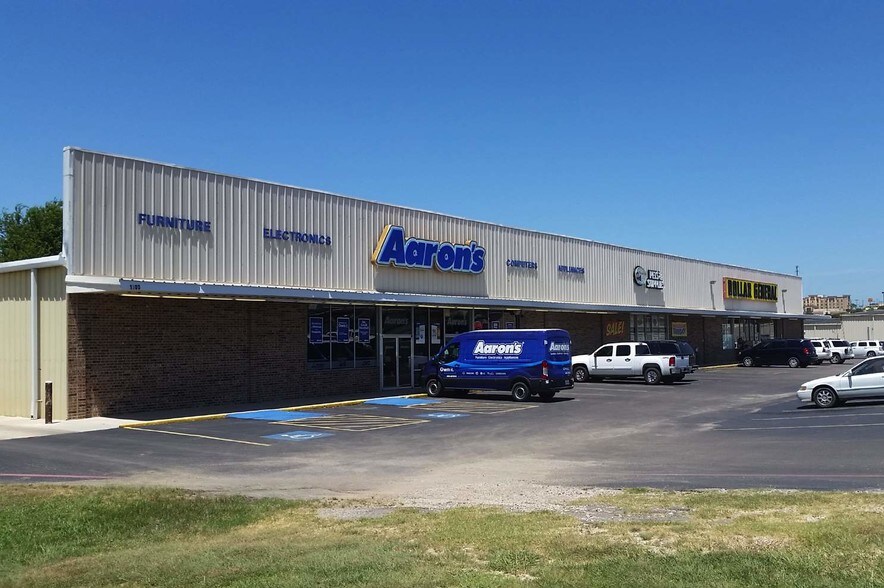 More Photos Of 1300 S FM 51, Decatur Fast Food For Sale