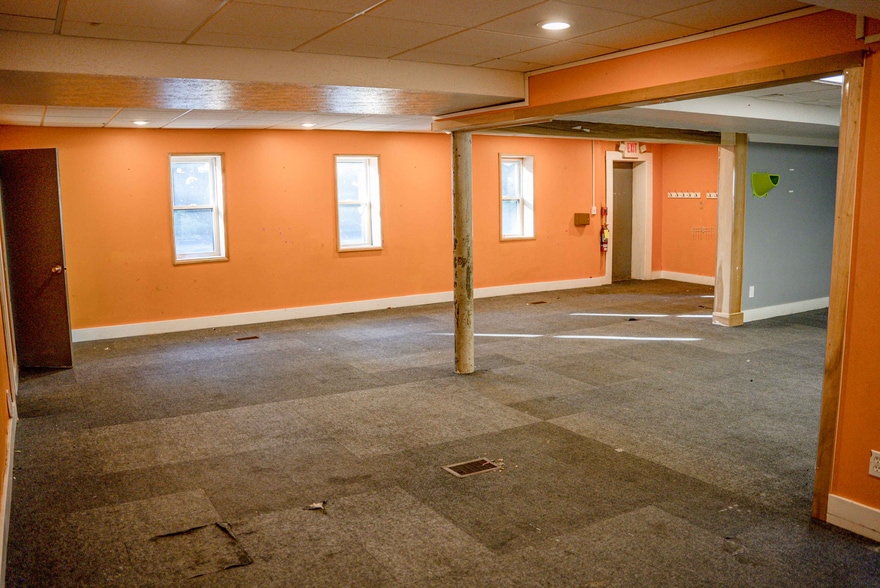 More Photos Of 157 Wadsworth Rd, Wadsworth Religious Facility For Lease
