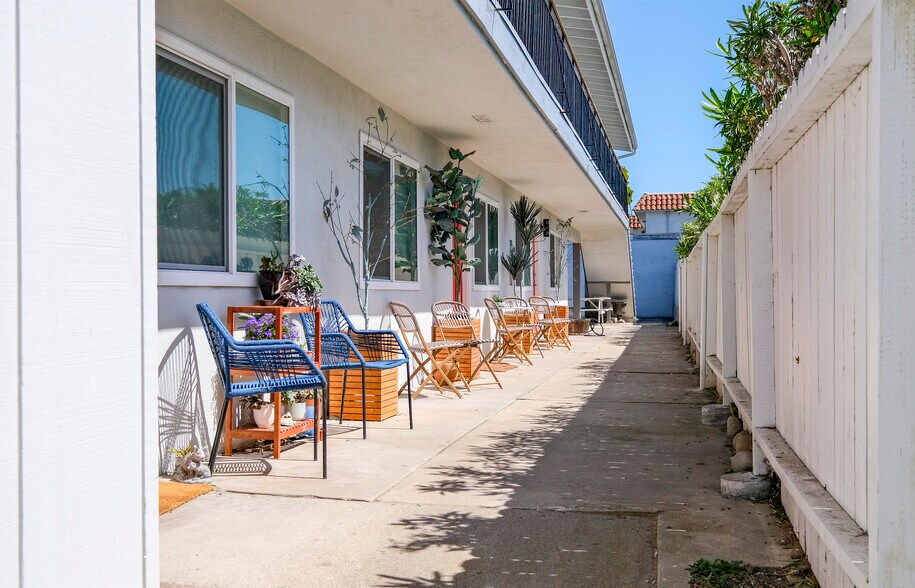 More Photos Of 160 Ash Ave, Carpinteria Apartments For Sale