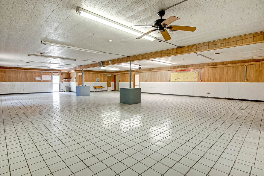 More Photos Of 3019 Dickinson Ave, Dickinson Freestanding For Sale