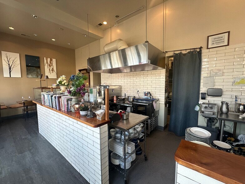 More Photos Of 27 Devine St, San Jose Storefront Retail Office For Sale