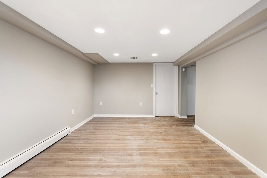 More Photos Of 149 Glenwood Ave, Staten Island Office Residential For Lease