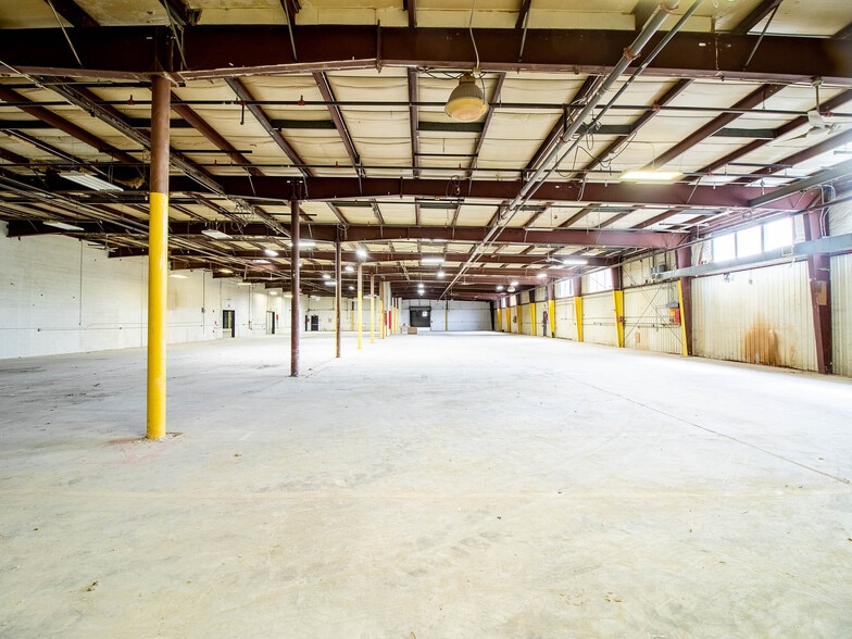 More Photos Of 99 S 3rd St, Hudson Warehouse For Lease