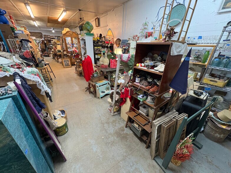 More Photos Of 200 N Monroe St, Williamsport Storefront For Sale