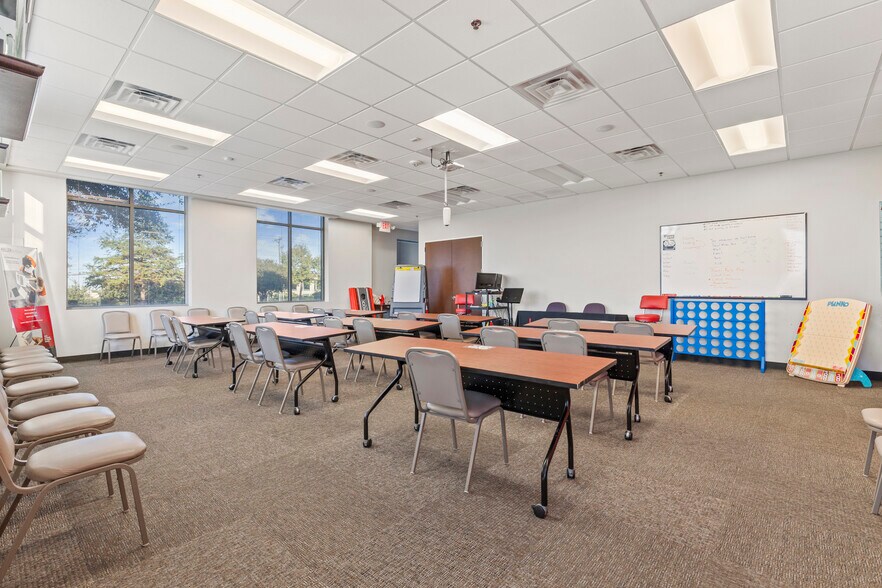 More Photos Of 2300 Greenhill Dr, Round Rock Office For Sale