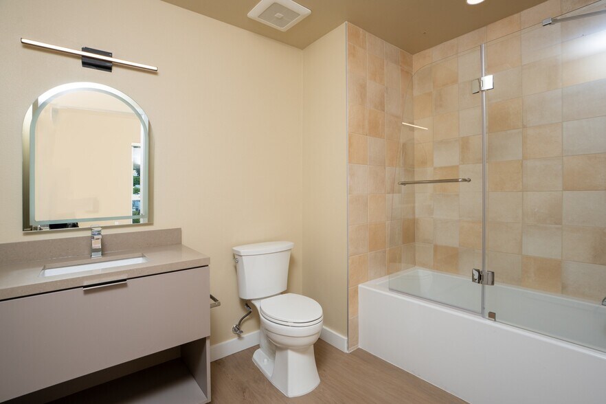 More Photos Of 1511 N Fairfax Ave, Los Angeles Apartments For Lease