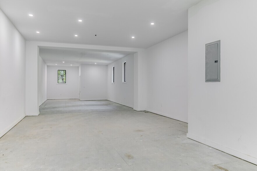 More Photos Of 534 Court St, Brooklyn General Retail For Lease