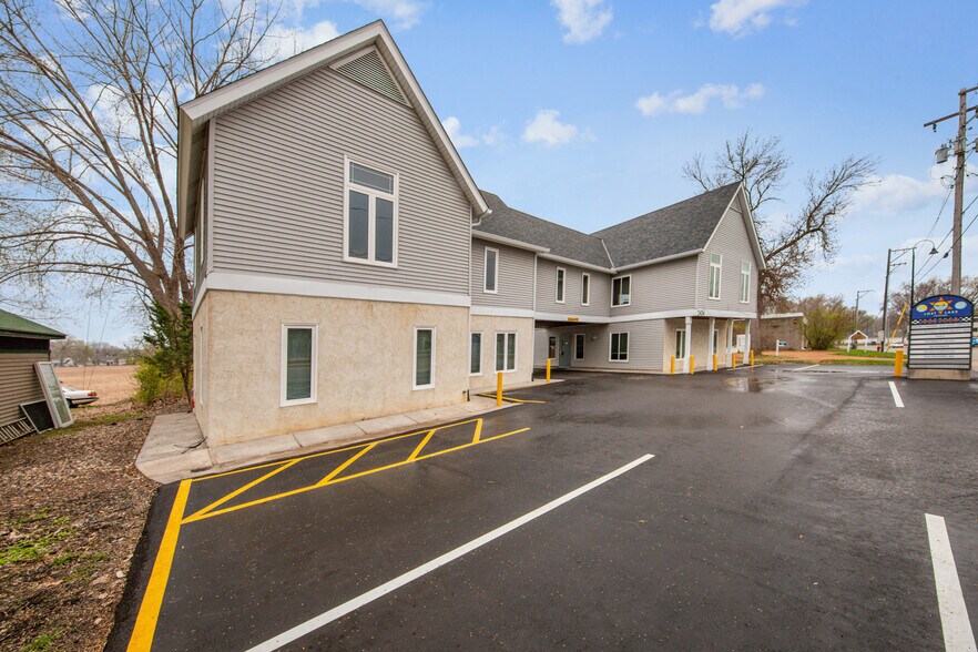 More Photos Of 2434 Commerce Blvd, Mound Office For Sale