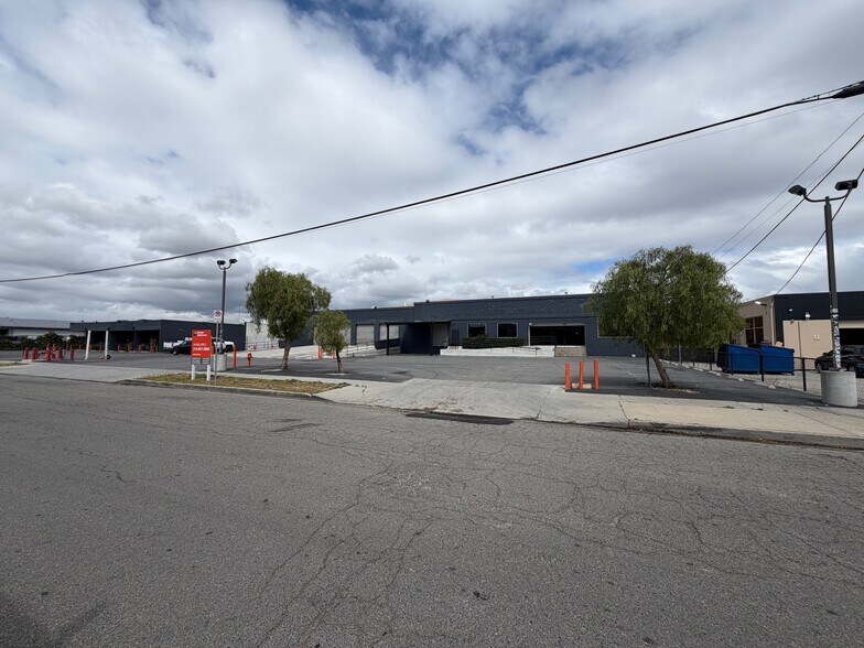 More Photos Of 9000 Bellanca Ave, Los Angeles Manufacturing For Lease