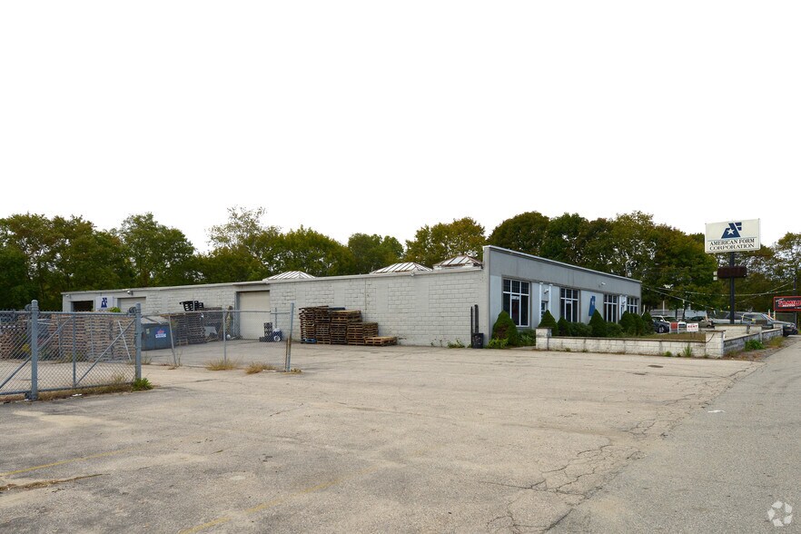 More Photos Of 513 Winthrop St, Rehoboth Warehouse For Lease