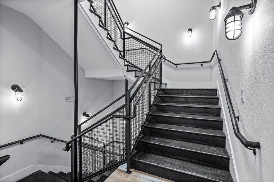 More Photos Of 161 Summit Ave, Southlake Office Residential For Lease