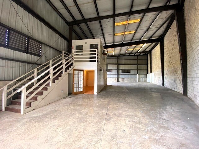 More Photos Of 96-1333 Waihona St, Pearl City Warehouse For Lease
