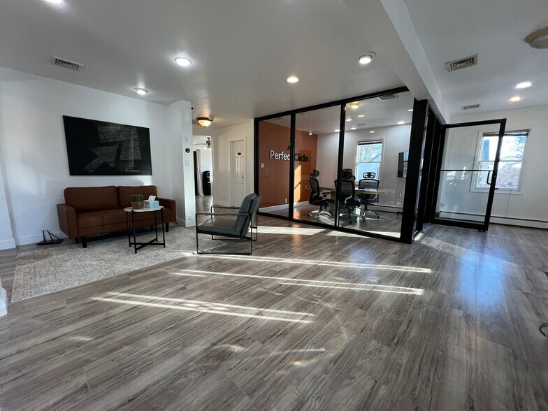 More Photos Of 354 Kingston Rd, Parsippany Office Residential For Lease