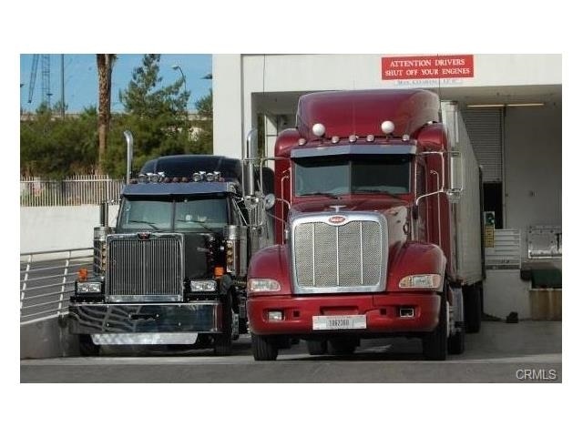 More Photos Of 6303 Corsair St, Commerce Warehouse For Lease