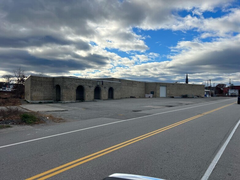More Photos Of 159 Temple St, Nashua Warehouse For Lease