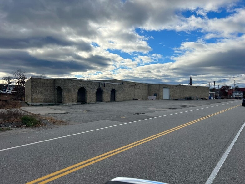 More Photos Of 159 Temple St, Nashua Warehouse For Lease