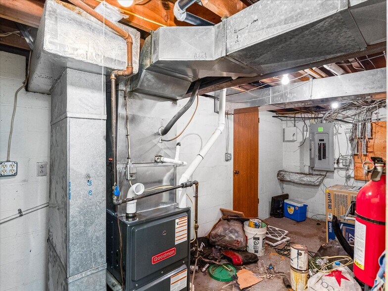 More Photos Of 2600 Duss Ave, Ambridge Unknown For Sale