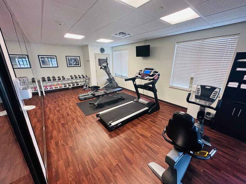 More Photos Of 4450 Rhea County Hwy, Dayton Hotel For Sale