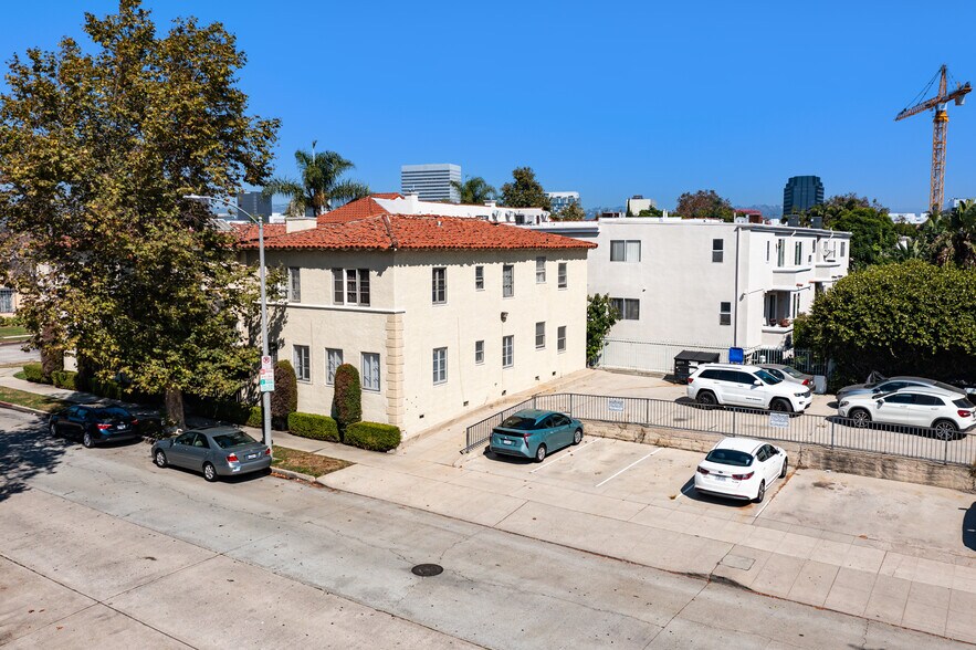 More Photos Of 6017 Whitworth Dr, Los Angeles Apartments For Sale