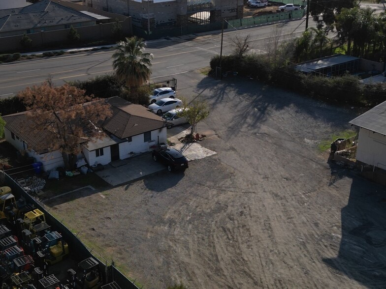 More Photos Of 8551 Mission Blvd, Jurupa Valley Warehouse For Sale