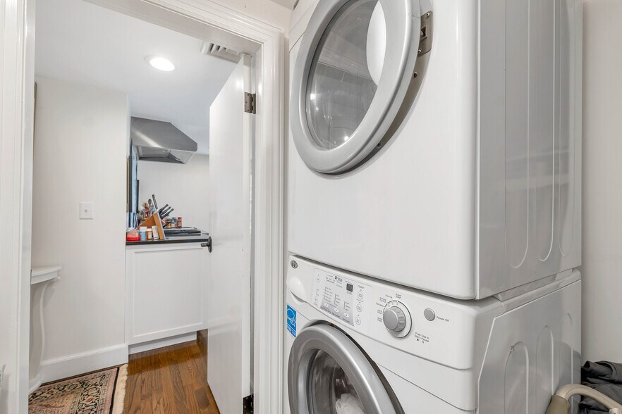 More Photos Of 205 Chelmsford St, Chelmsford Office Residential For Sale