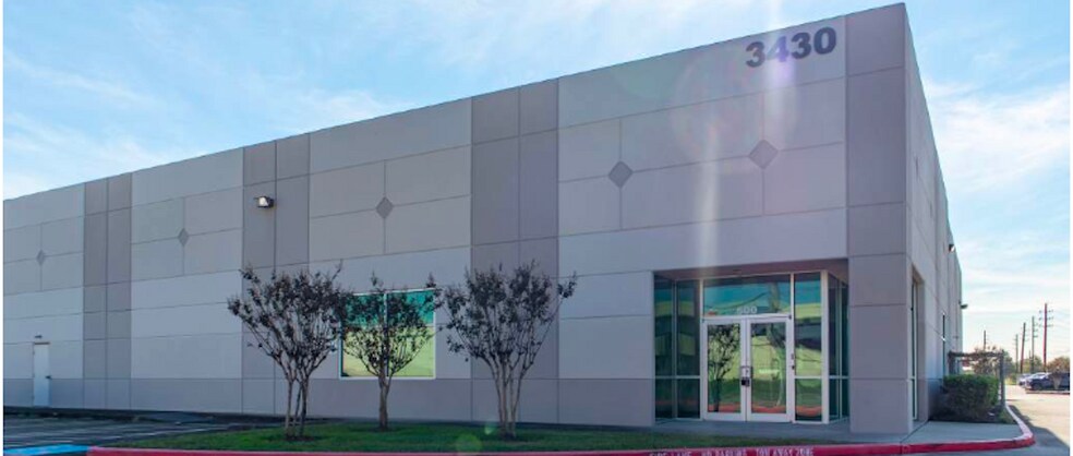 Primary Photo Of 3430 S Sam Houston Pkwy E, Houston Warehouse For Lease