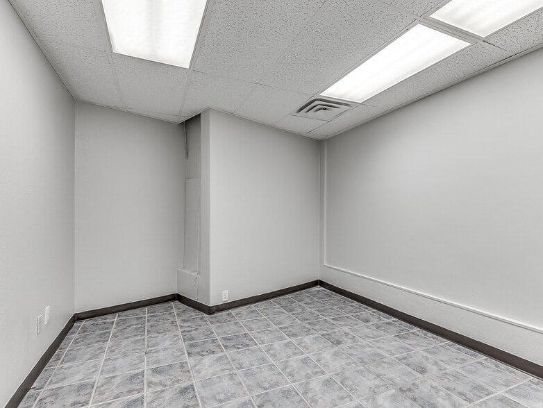 More Photos Of 901 N Virginia Ave, Oklahoma City Manufacturing For Sale